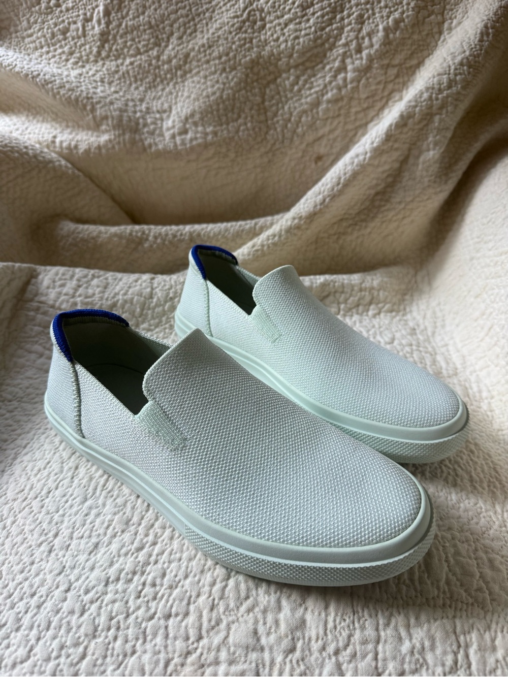 Rothy’s White Knit Slip-On Sneakers Blue Trim Women’s 6.5 Men’s 5